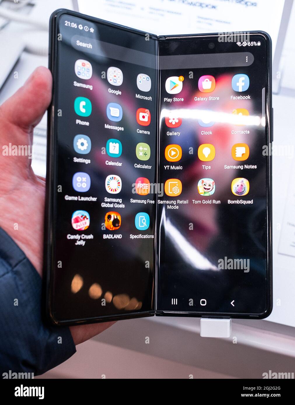 September 2, 2021, Moscow, Russia. New bendable smartphone from Samsung  Galaxy Z Fold 3 on a storefront Stock Photo - Alamy