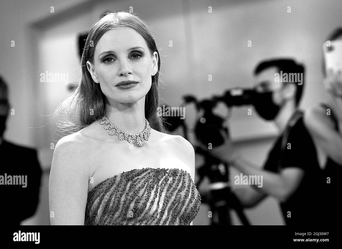 Venice, Italy. 04th Sep, 2021. VENICE, ITALY - SEPTEMBER 04: Jessica Chastain attend the red carpet of the movie 'Scenes From a Marriage (Ep. 1 and 2)' during the 78th Venice International Film Festival on September 04, 2021 in Venice, Italy. Credit: dpa/Alamy Live News Stock Photo