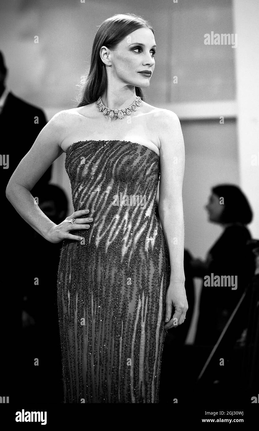 Venice, Italy. 04th Sep, 2021. VENICE, ITALY - SEPTEMBER 04: Jessica Chastain attend the red carpet of the movie 'Scenes From a Marriage (Ep. 1 and 2)' during the 78th Venice International Film Festival on September 04, 2021 in Venice, Italy. Credit: dpa/Alamy Live News Stock Photo