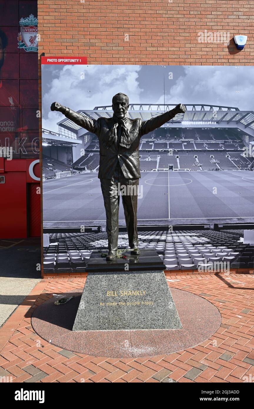Bill Shankly statue at Anfield stadium Liverpool Stock Photo Alamy