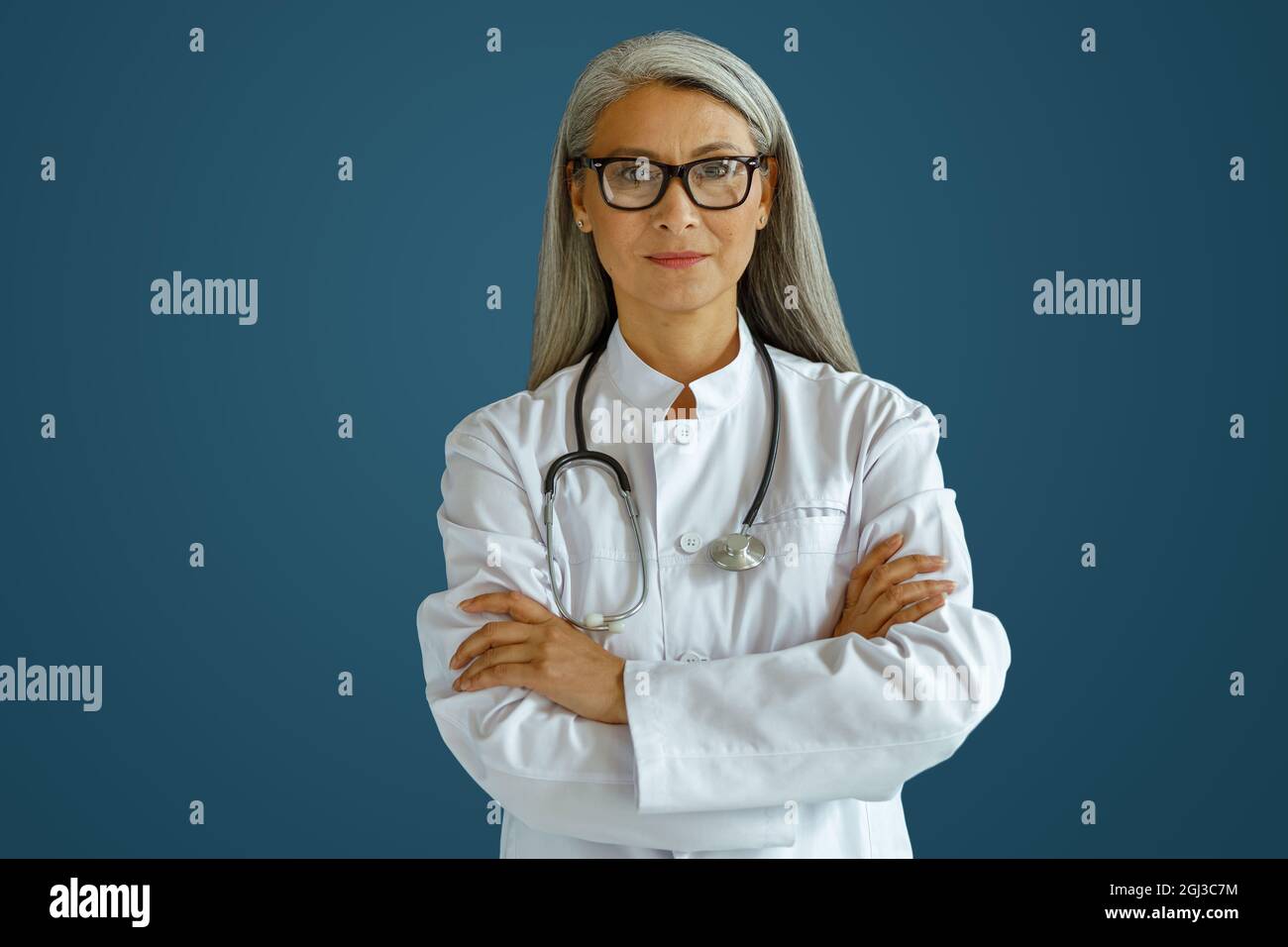 Mature Female Doctor Hi res Stock Photography And Images Alamy mature-female-doctor-hi-res-stock-photography-and-images-alamy