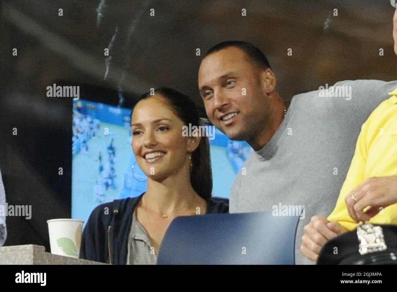 Derek jeter and minka kelly hi-res stock photography and images - Alamy