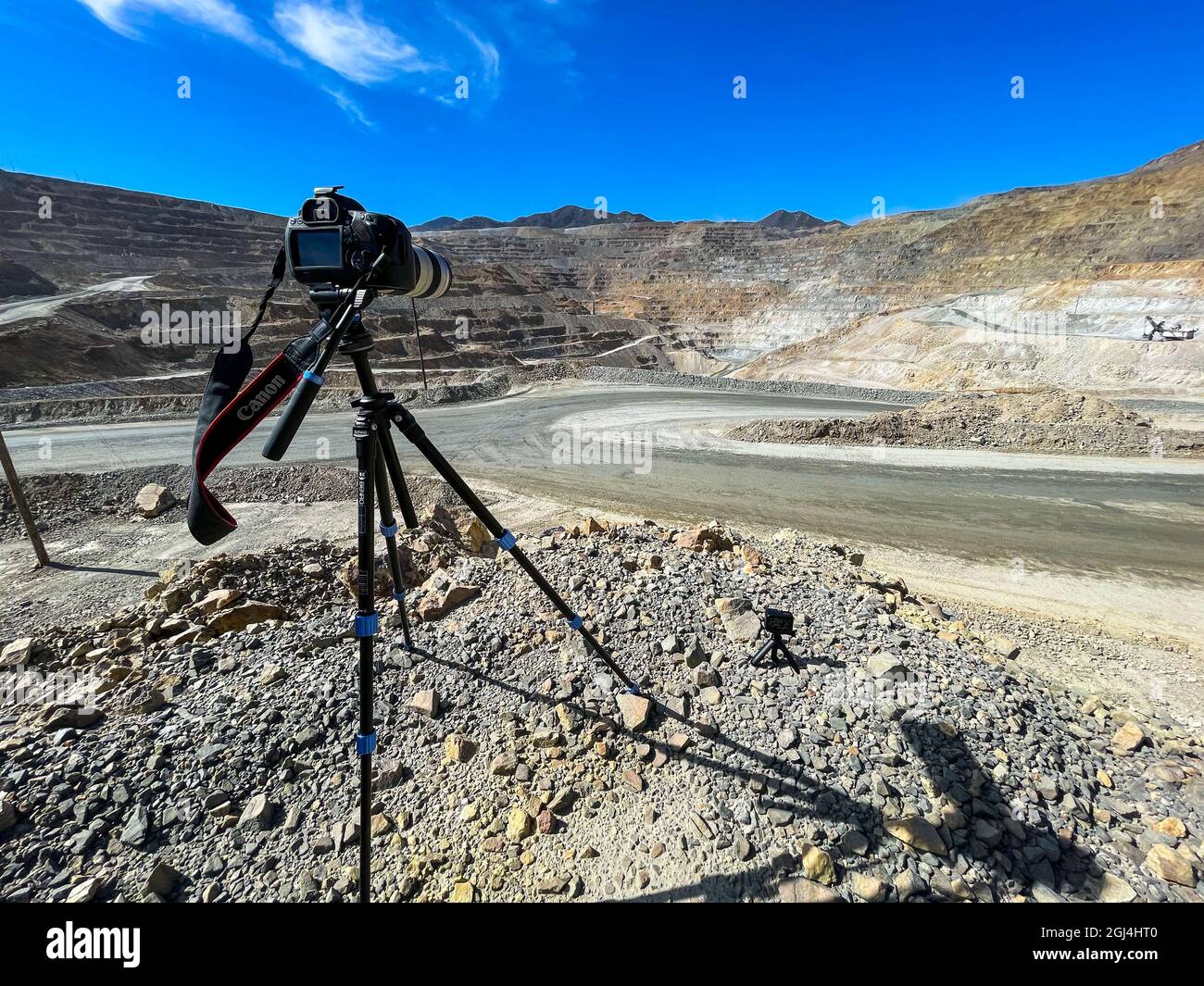 Canon 6D MarkII camera on Benro tripod and canon 70 200 mm lens. landscape photography, industry photography, time lapse, temporalize,, Camara Canon 6 Stock Photo