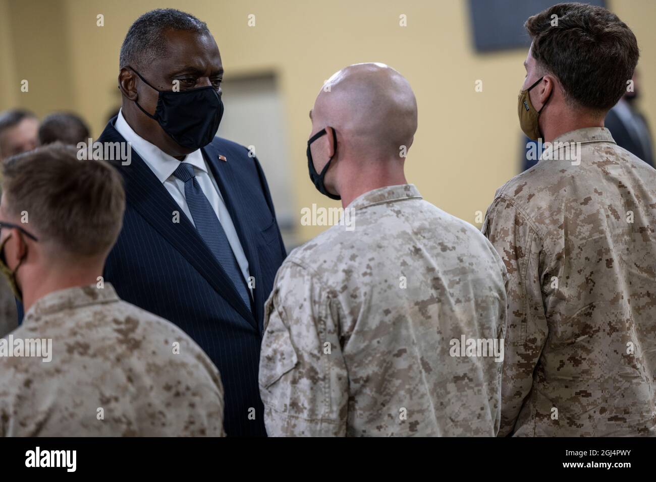 Camp Arifjan, Kuwait. 08th Sep, 2021. U.S. Secretary of Defense Lloyd Austin III, visits with U.S. Marines assigned to the 24th Marine Expeditionary Unit at Camp Arifjan September 8, 2021 in Arifjan, Kuwait. The 24th MEU lost 10 Marines and a Sailor in the terrorist bombing at Hamid Karzai International Airport, Afghanistan during the evacuation of Kabul. Credit: Chad McNeeley/DOD/Alamy Live News Stock Photo