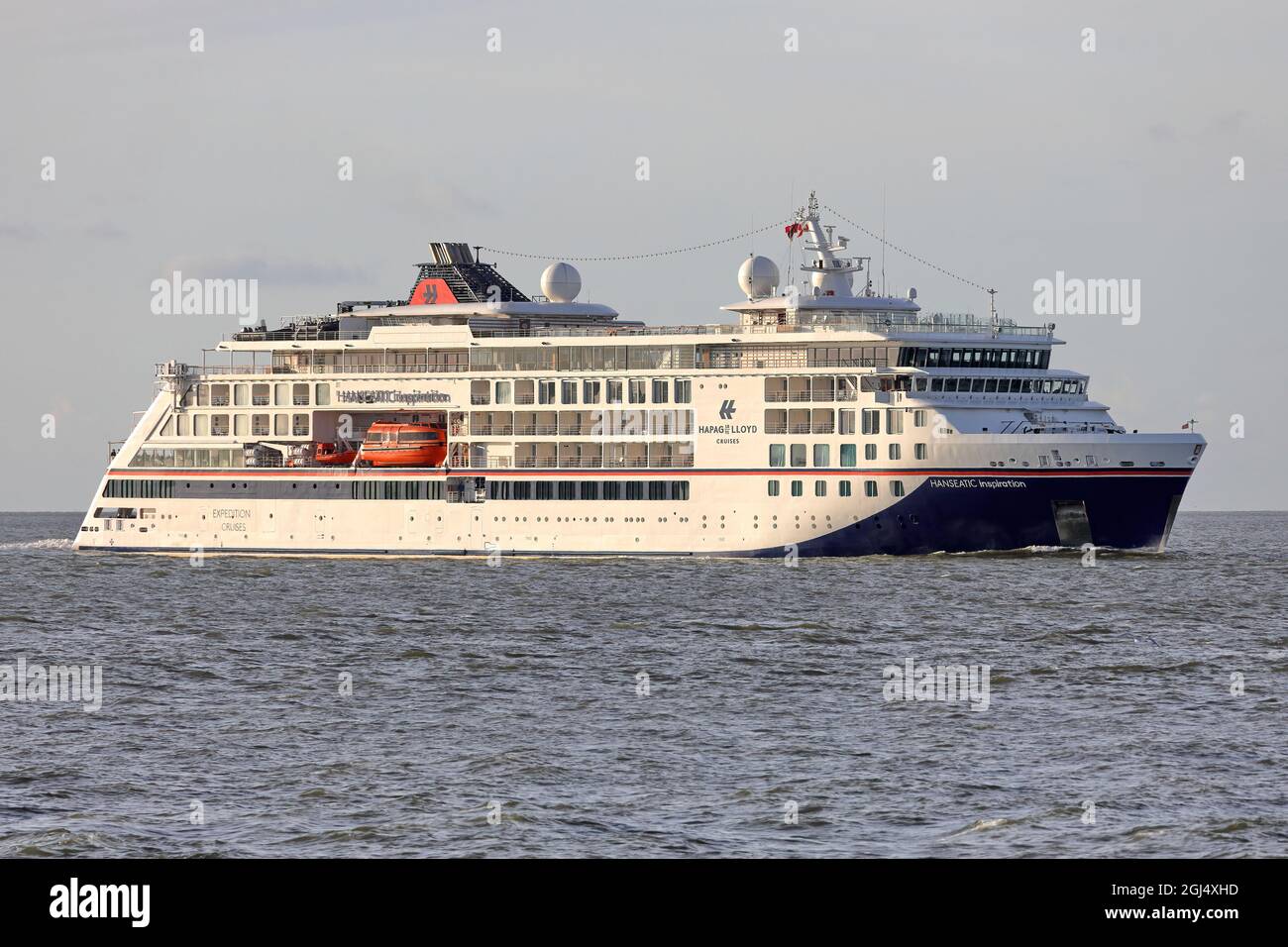 The cruise ship Hanseatic Inspiration will pass Cuxhaven on June 15 ...