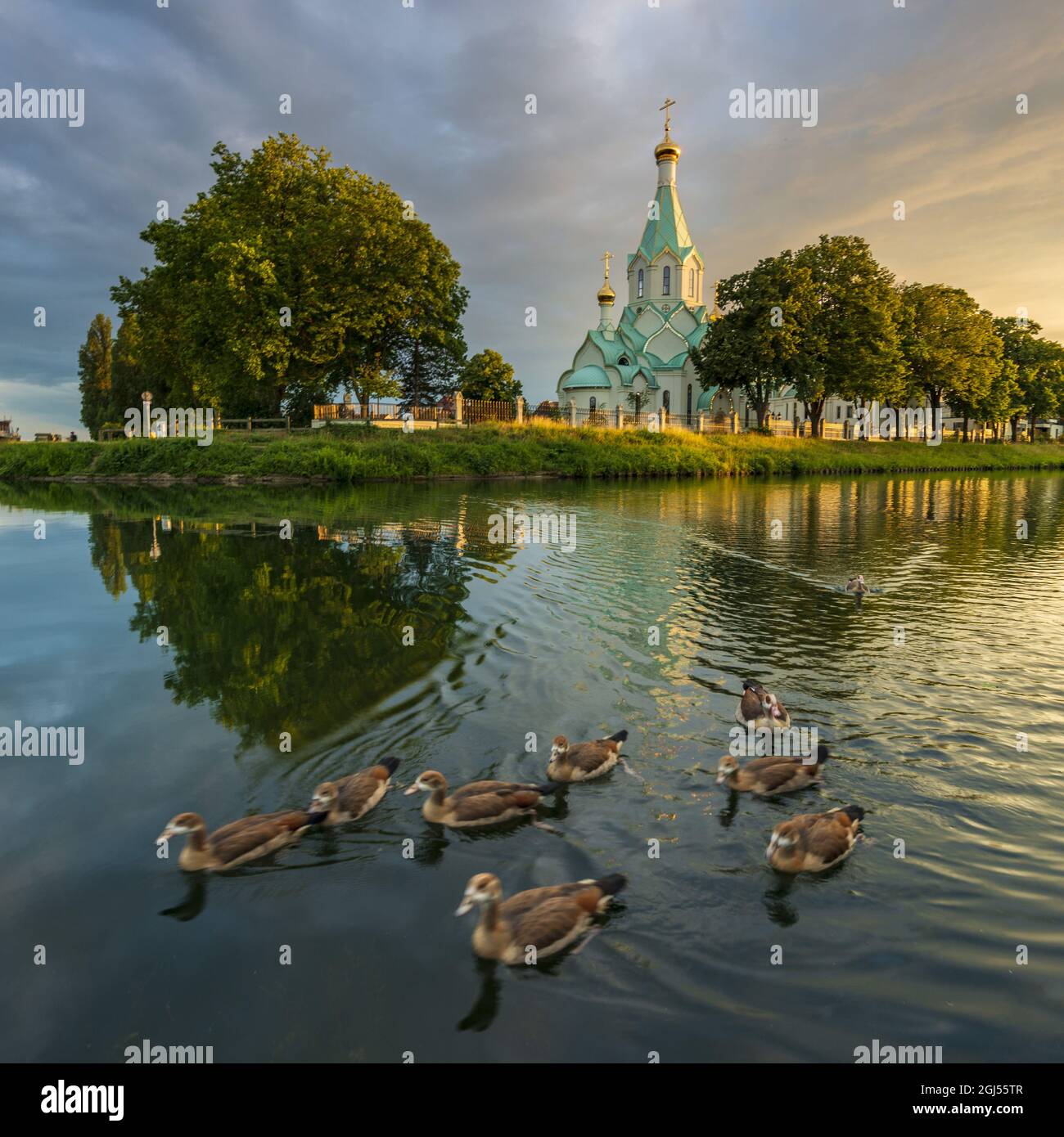 FRANCE, Bas-Rhin (67), Strasbourg, Russian Orthodox Church of Strasbourg (Eglise Orthodoxe de Tous-les-Saints) on the banks of the Marne-Rhine Canal Stock Photo