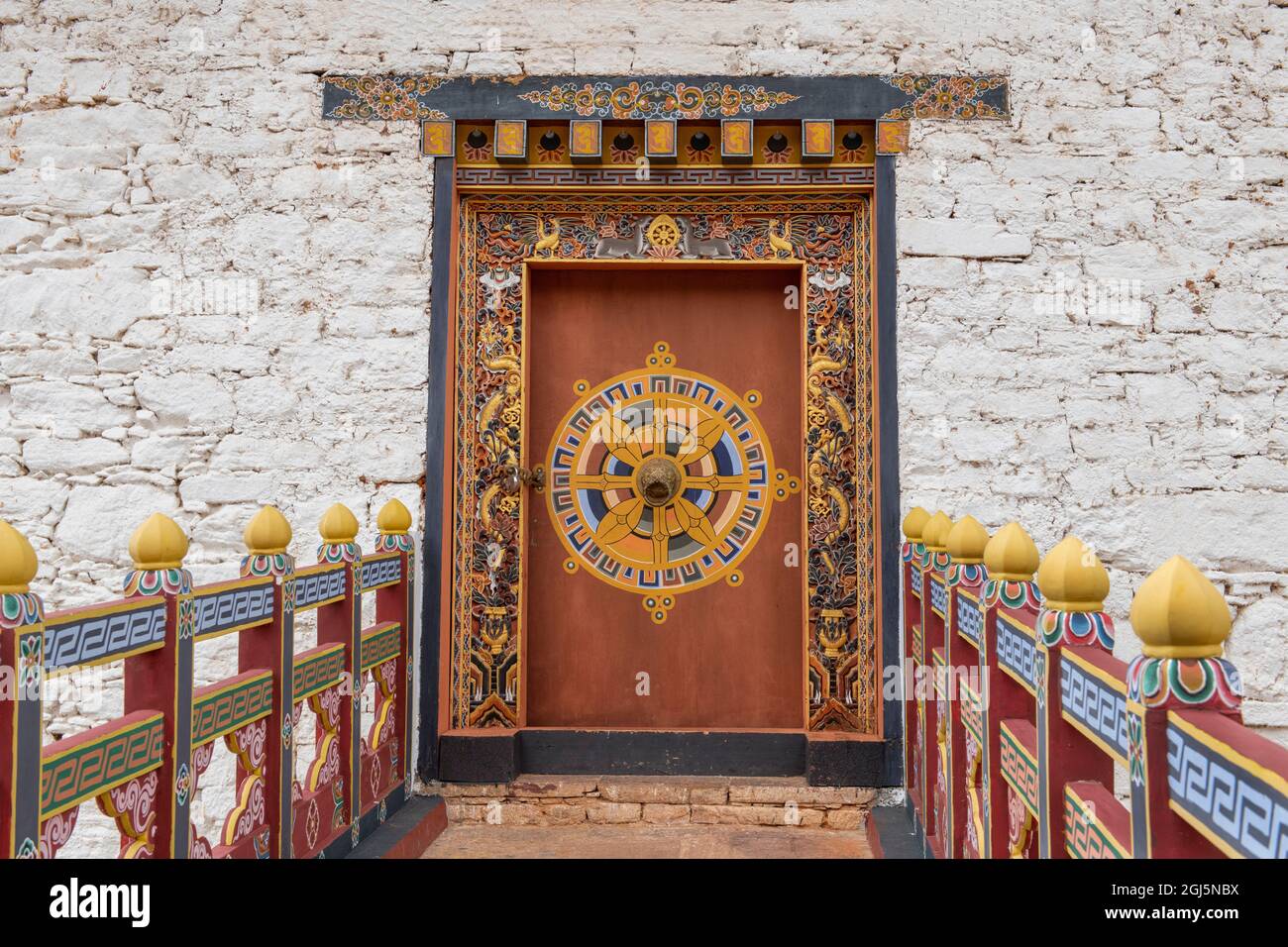 Dzong wooden door bhutan hi-res stock photography and images - Alamy