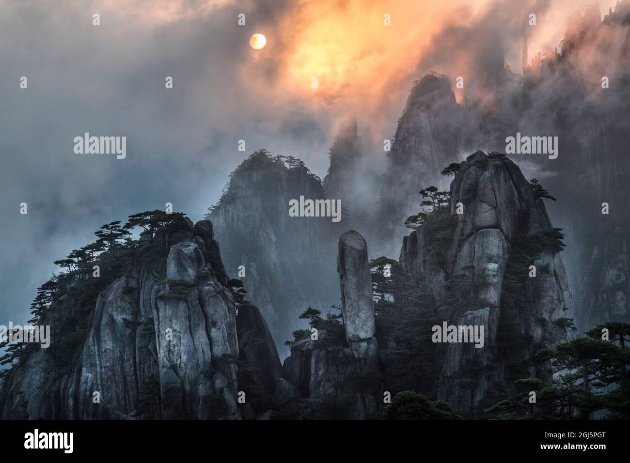 China Hunan Province Tianzi Mountains Sunrise On Mountain Landscape china-hunan-province-tianzi-mountains-sunrise-on-mountain-landscape