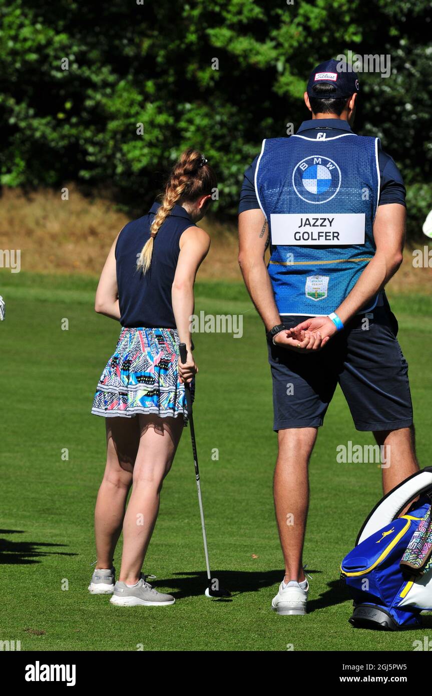 The Jazzy Golfer playing golf