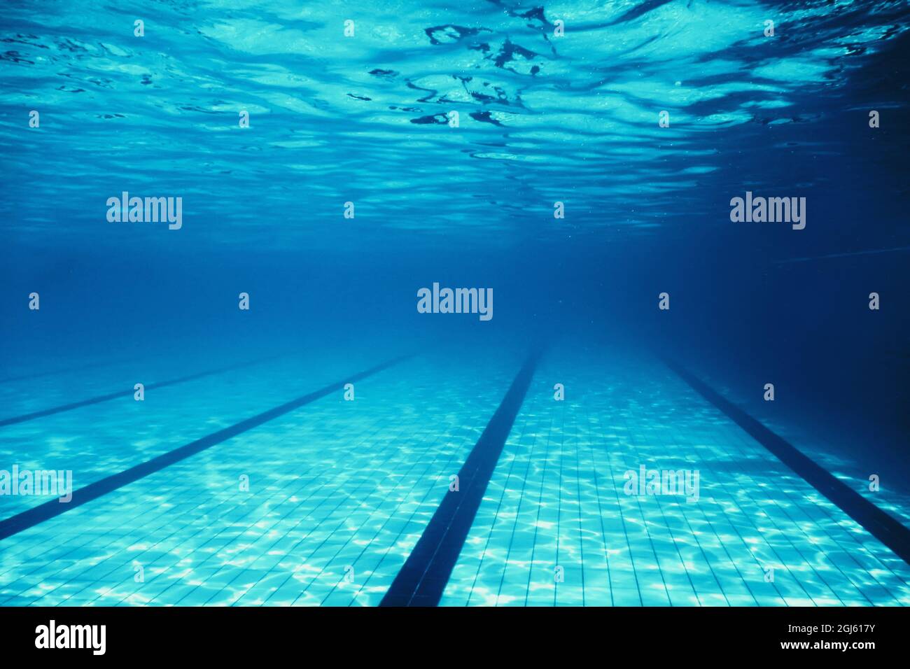 Underwater Empty Swimming Pool Stock Photo Alamy