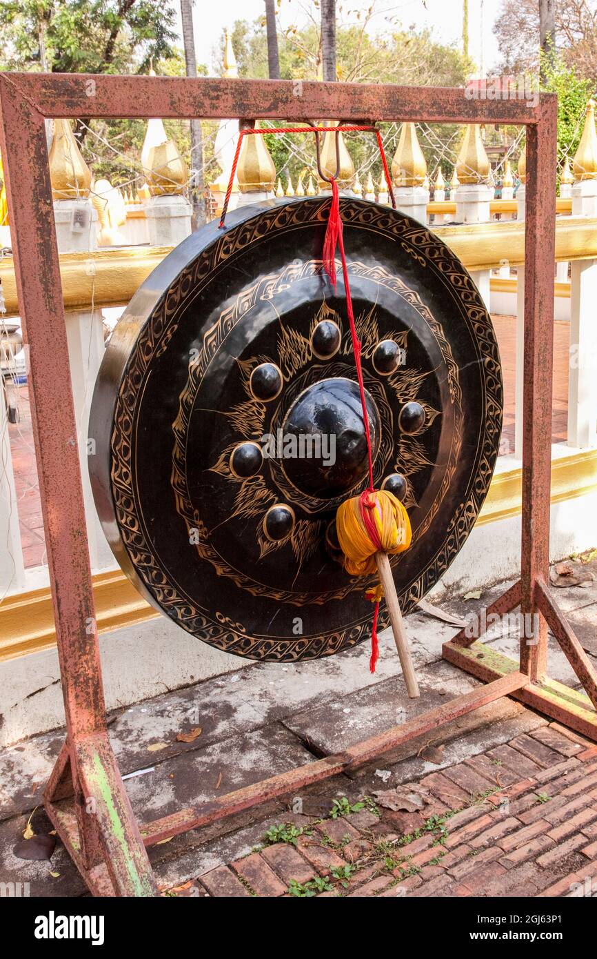 Bang The Gong High Resolution Stock Photography and Images - Alamy