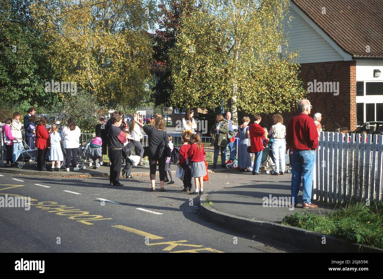 Car parked outside school gate hires stock photography and images Alamy