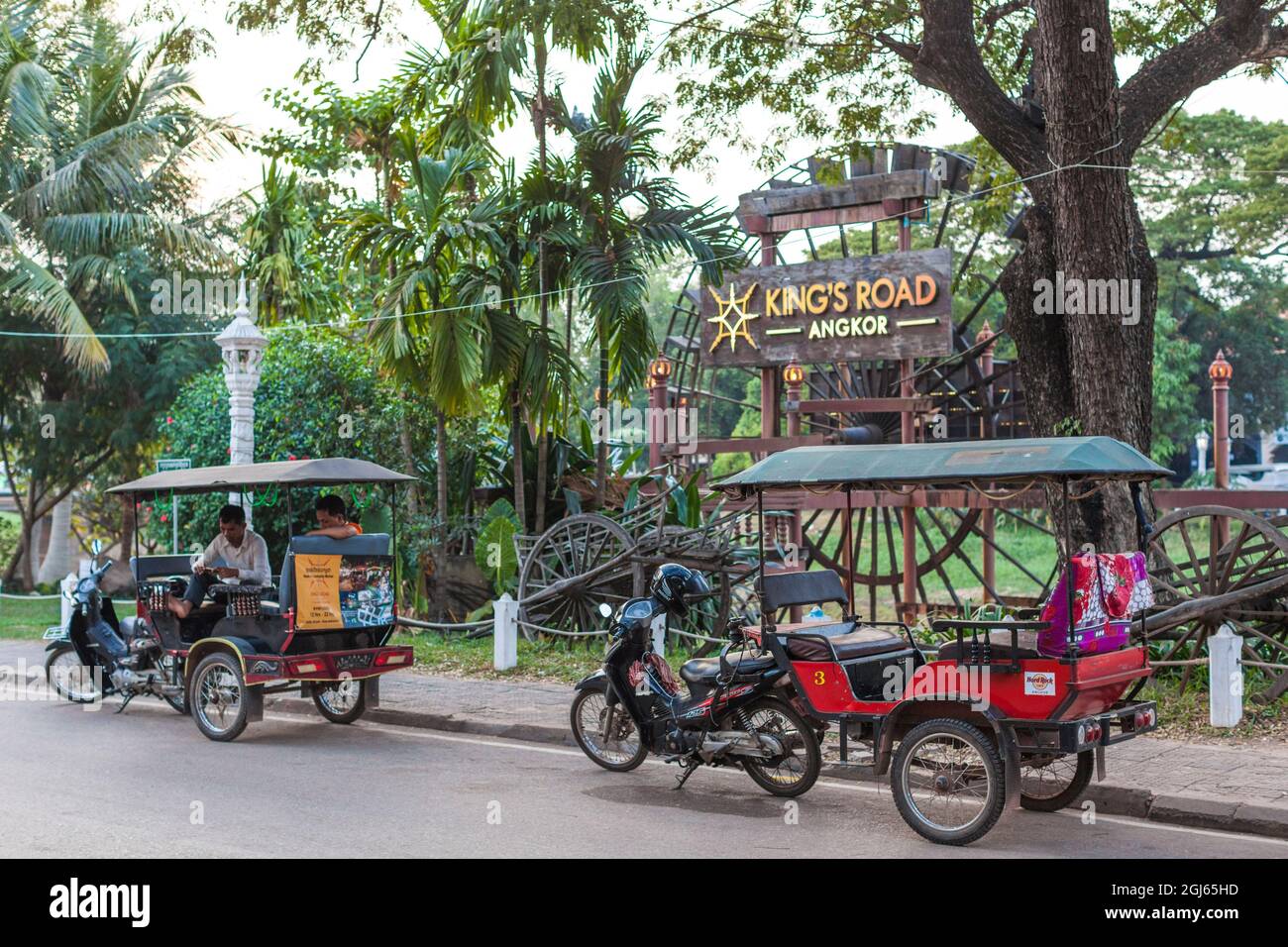 Cambodia, Siem Reap. Kings Road Entertainment, taxis Stock Photo - Alamy