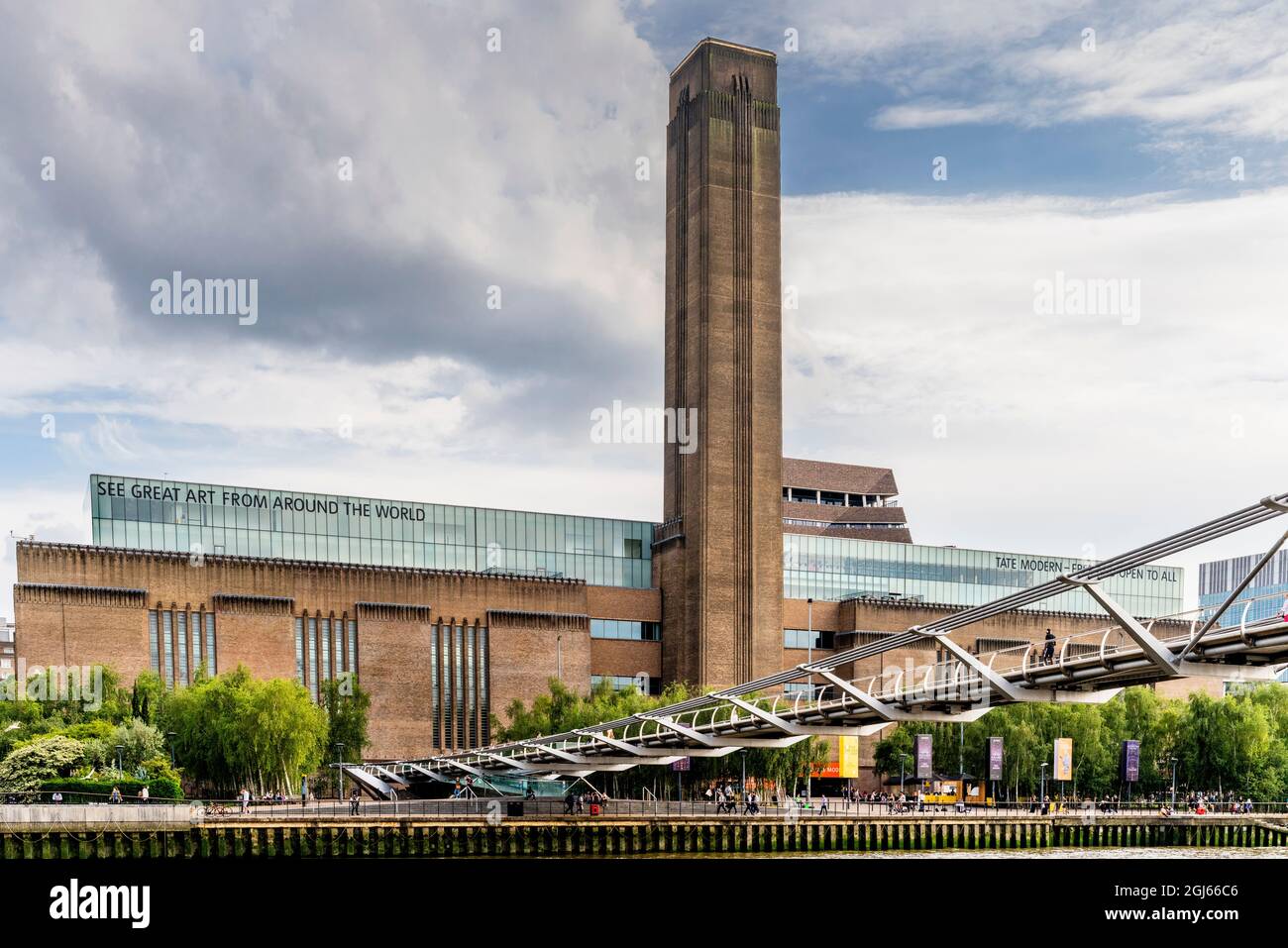 The Tate Modern Art Gallery And Millennium Bridge London UK Stock   The Tate Modern Art Gallery And Millennium Bridge London Uk 2GJ66C6 