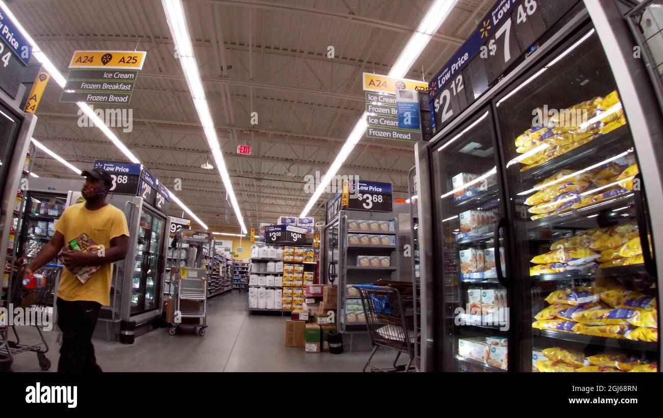 Walmart neighborhood market interior hires stock photography and