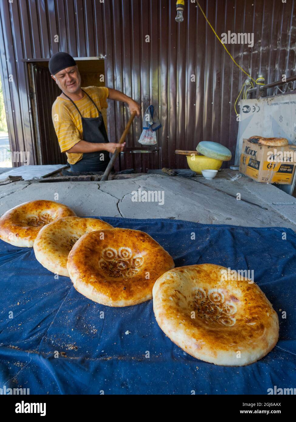 Clay oven rolls hi-res stock photography and images - Alamy