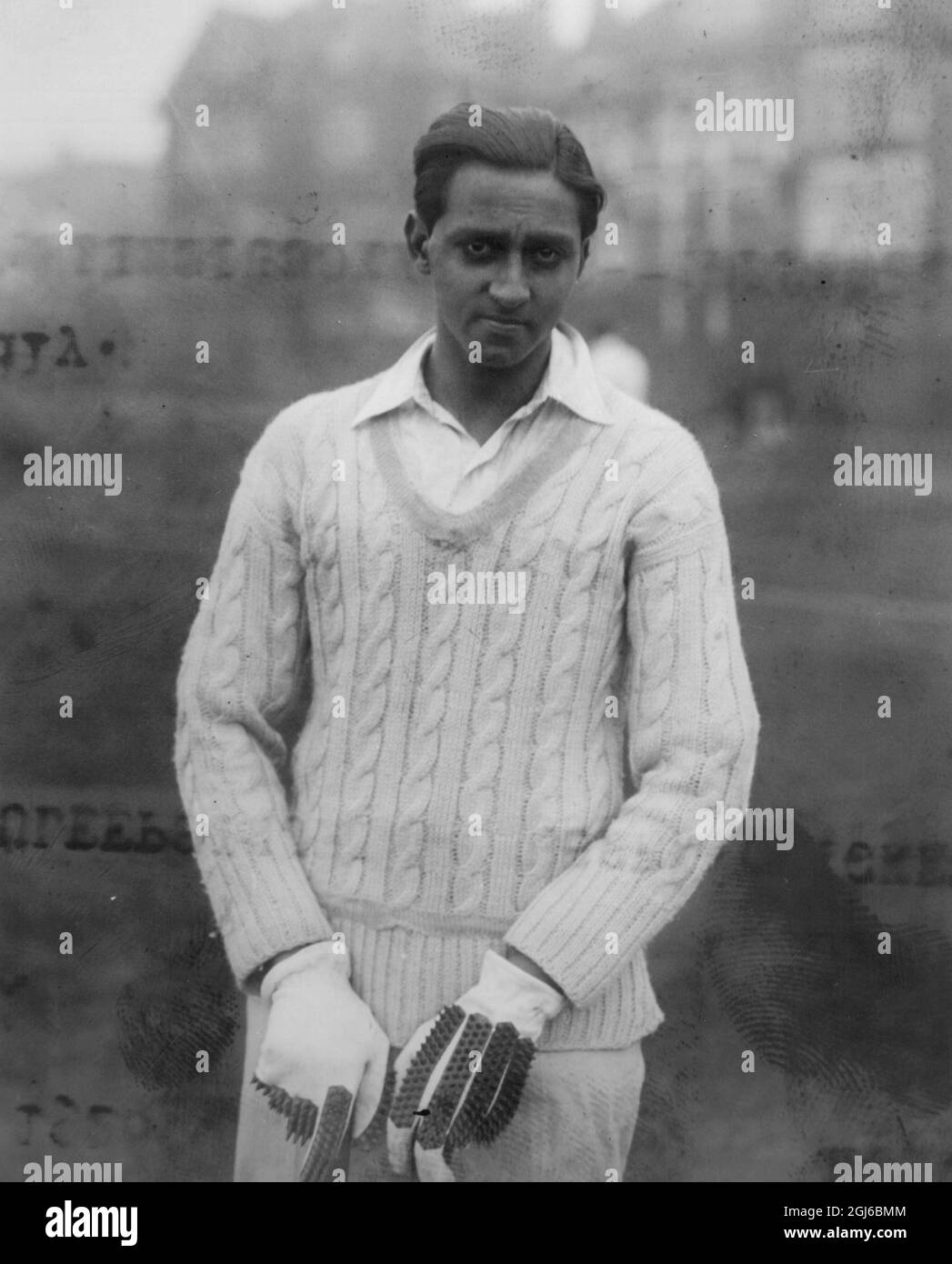 Maharaj Kumar Shri Duleepsinhji The Sussex cricketer in his cricket whites July 1926 Stock Photo