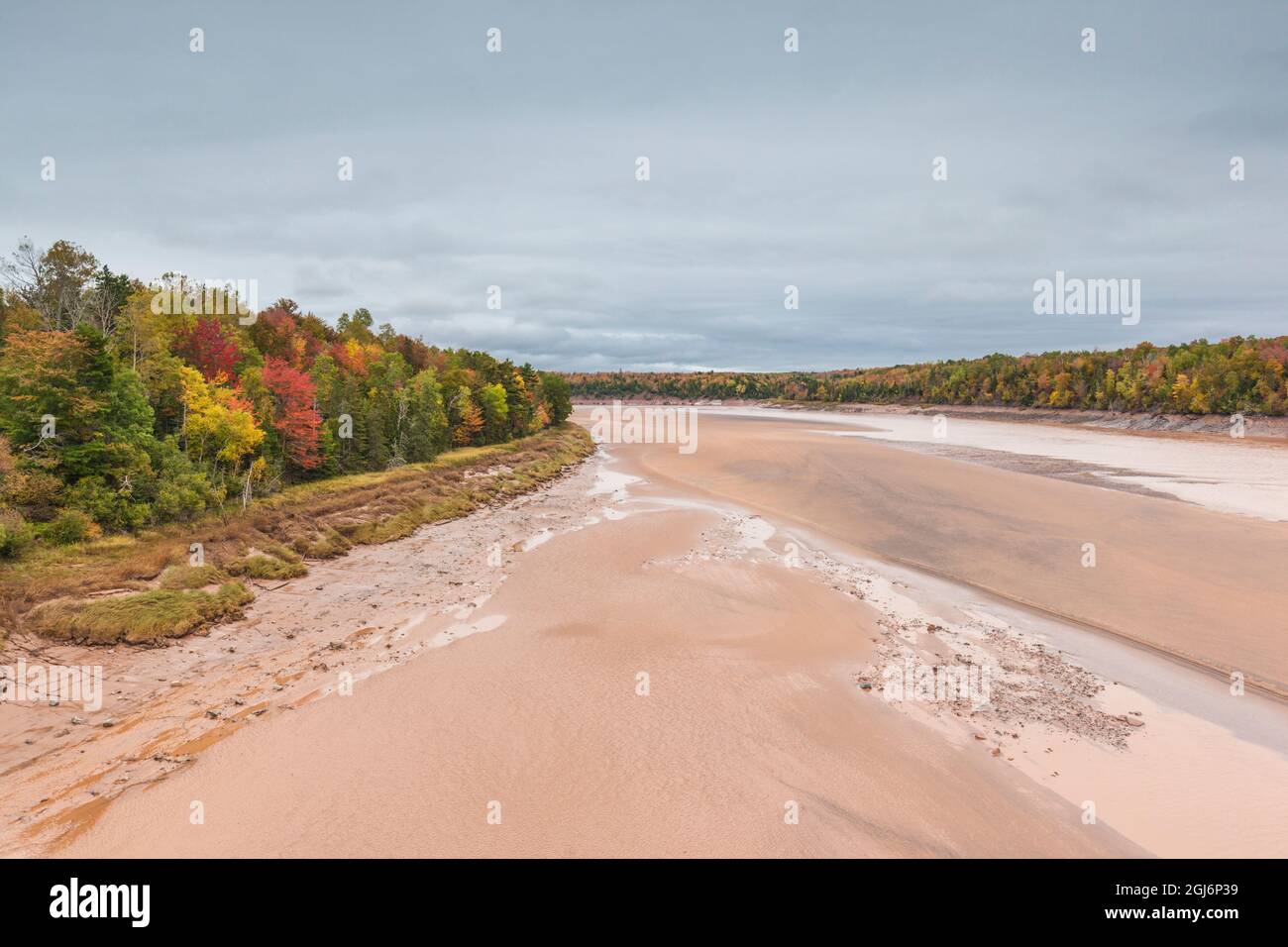 Canada, Nova Scotia, Green Oaks. Fundy Tidal Interpretive Area, elevated view of huge Bay of Fundy tides on the Shubenacadie River. Stock Photo