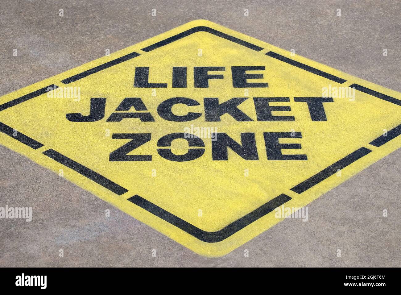 Life jacket warning sign hires stock photography and images Alamy