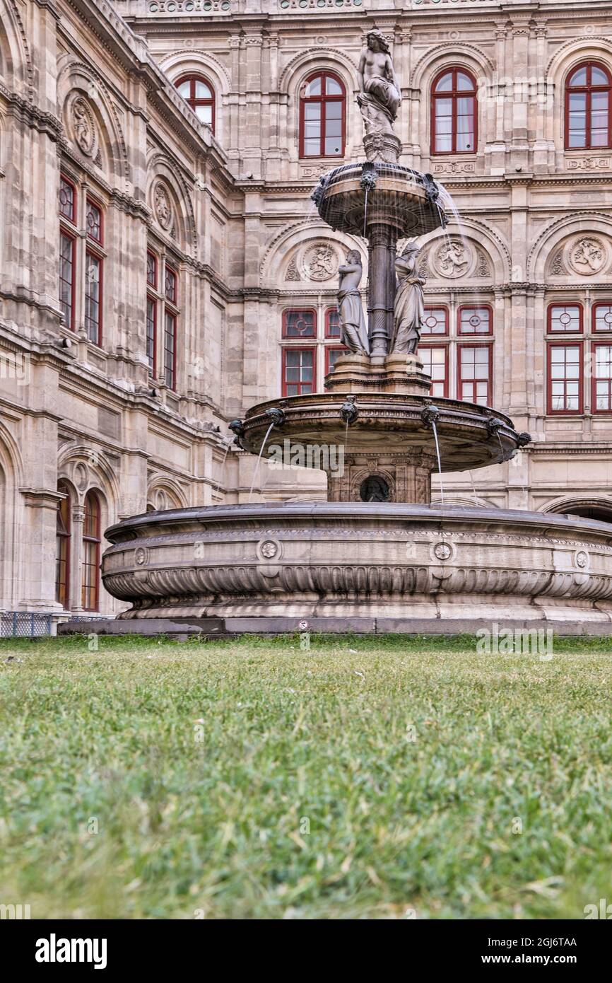 People watching open air live Opera outside the State Opera House in  Karajan Platz Vienna in Austria Stock Photo - Alamy