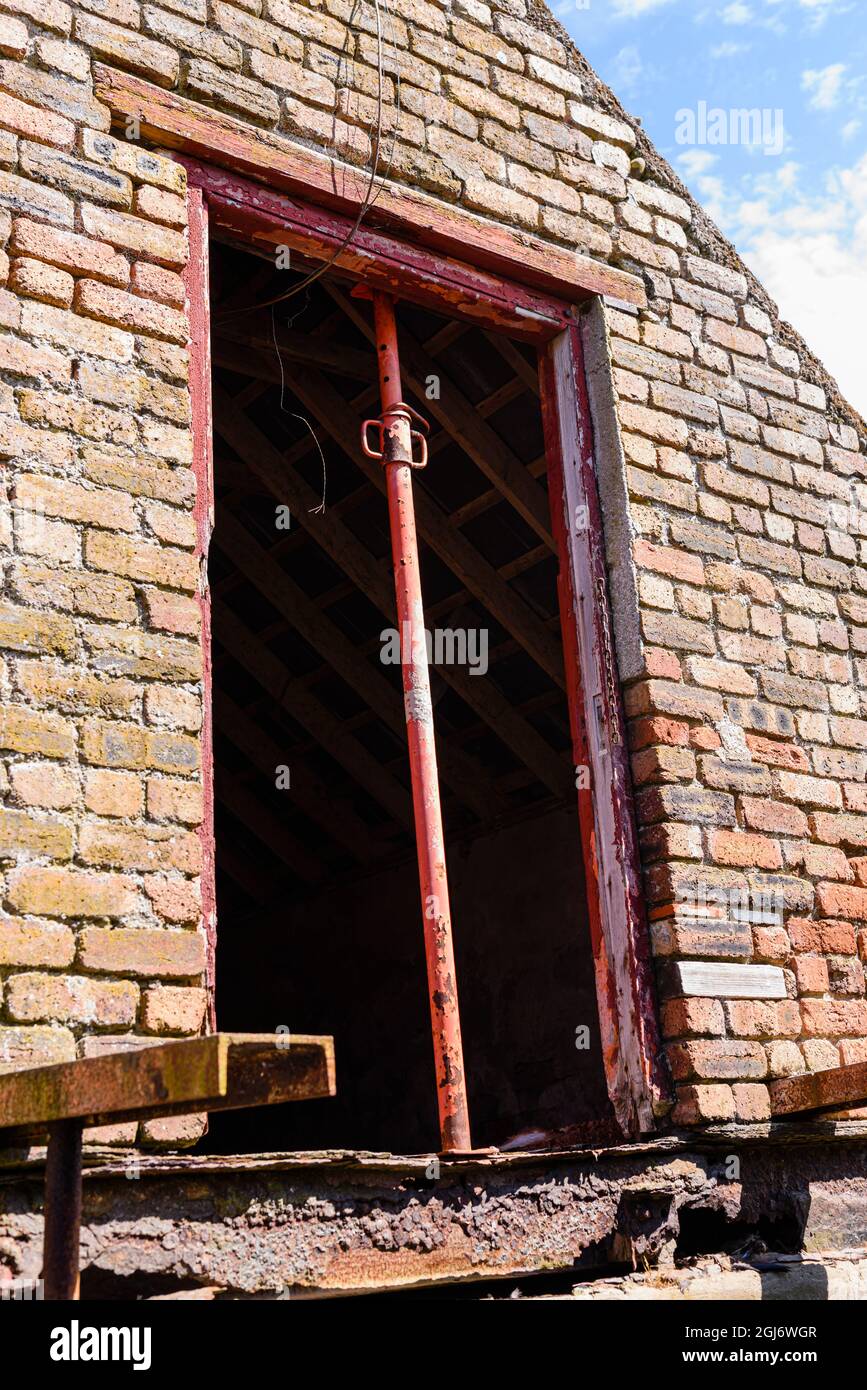 Scaffolding pole hires stock photography and images Alamy
