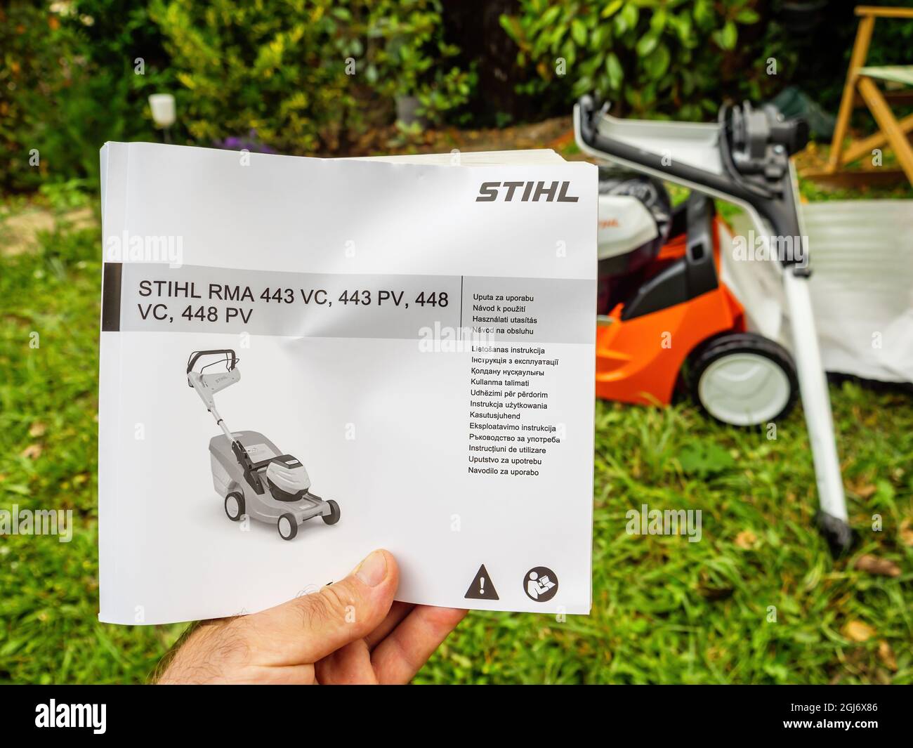 Stihl RMA 443 PV VC 448 lawn mower instruction manual with the product in  background Stock Photo - Alamy