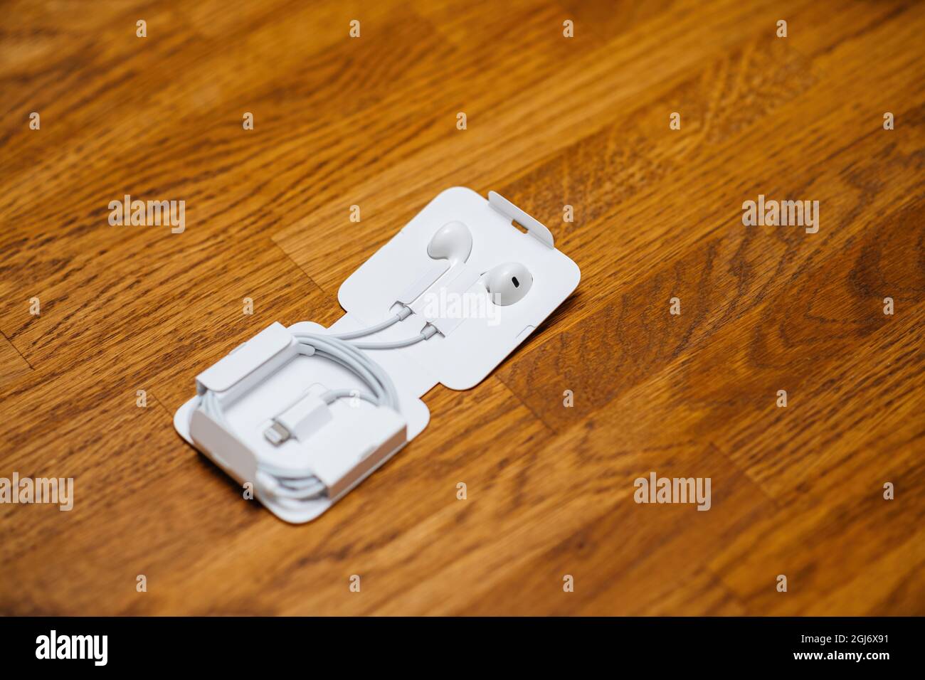 Earpods packaging hotsell