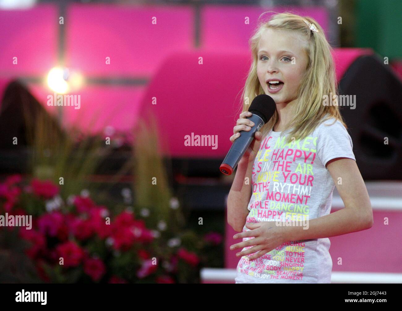 STOCKHOLM 20080702 Zara Larsson performs at Talang 2008, song contest at  GrÃ¶na Lund in Stockholm July 2 2008 Stock Photo - Alamy