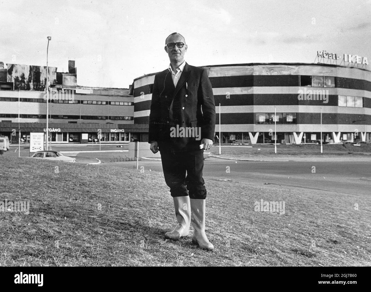 Ingvar Kamprad outside his first IKEA store in Stockholm, located just  south of the city Stock Photo - Alamy