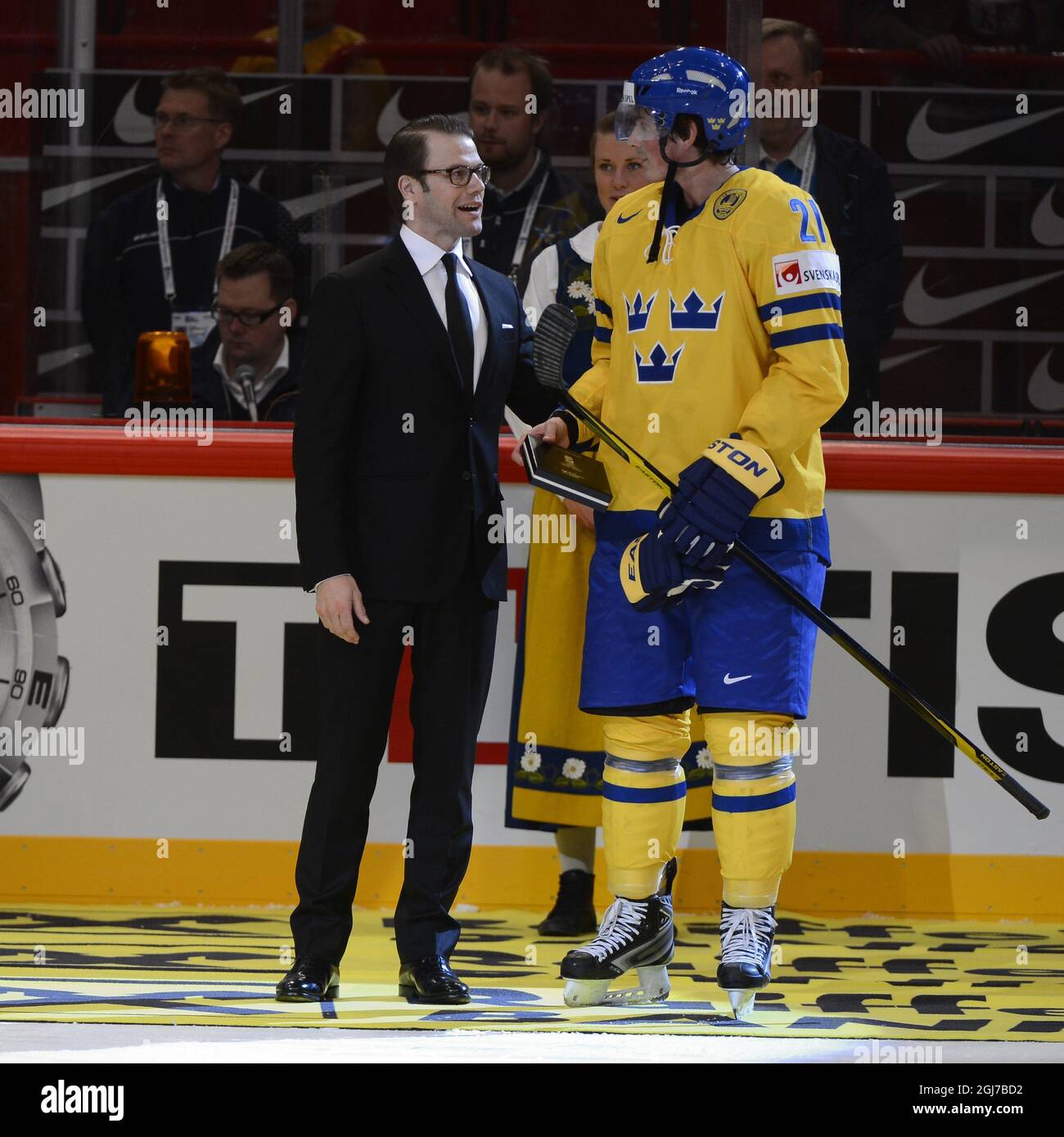 STOCKHOLM 2012-05-07 Swedish player Loui Eriksson receives the price Swedish best player of the match from Sweden's Price Daniel after the ice hockey game between Denmark and Sweden during the 2012 IIHF men's ice hockey World Championship in Stockholm May 7, 2012. Foto Claudio Bresciani  / SCANPIX / kod 10090 Stock Photo