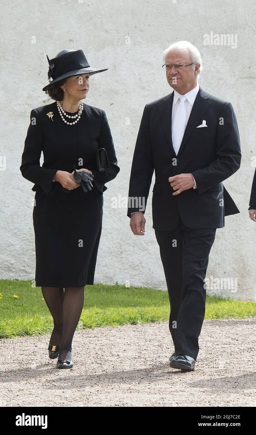 BASTAD 2012-05-14 Queen Silvia and King Carl Gustaf of Sweden are seen during the funeral of Count Carl Johan Bernadotte in the Maria Church in Bastad, Sweden, May 14, 2012. Foto: Suvad Mrkonjic / XP / SCANPIX / kod 7116 ** OUT SWEDEN OUT T ** Stock Photo