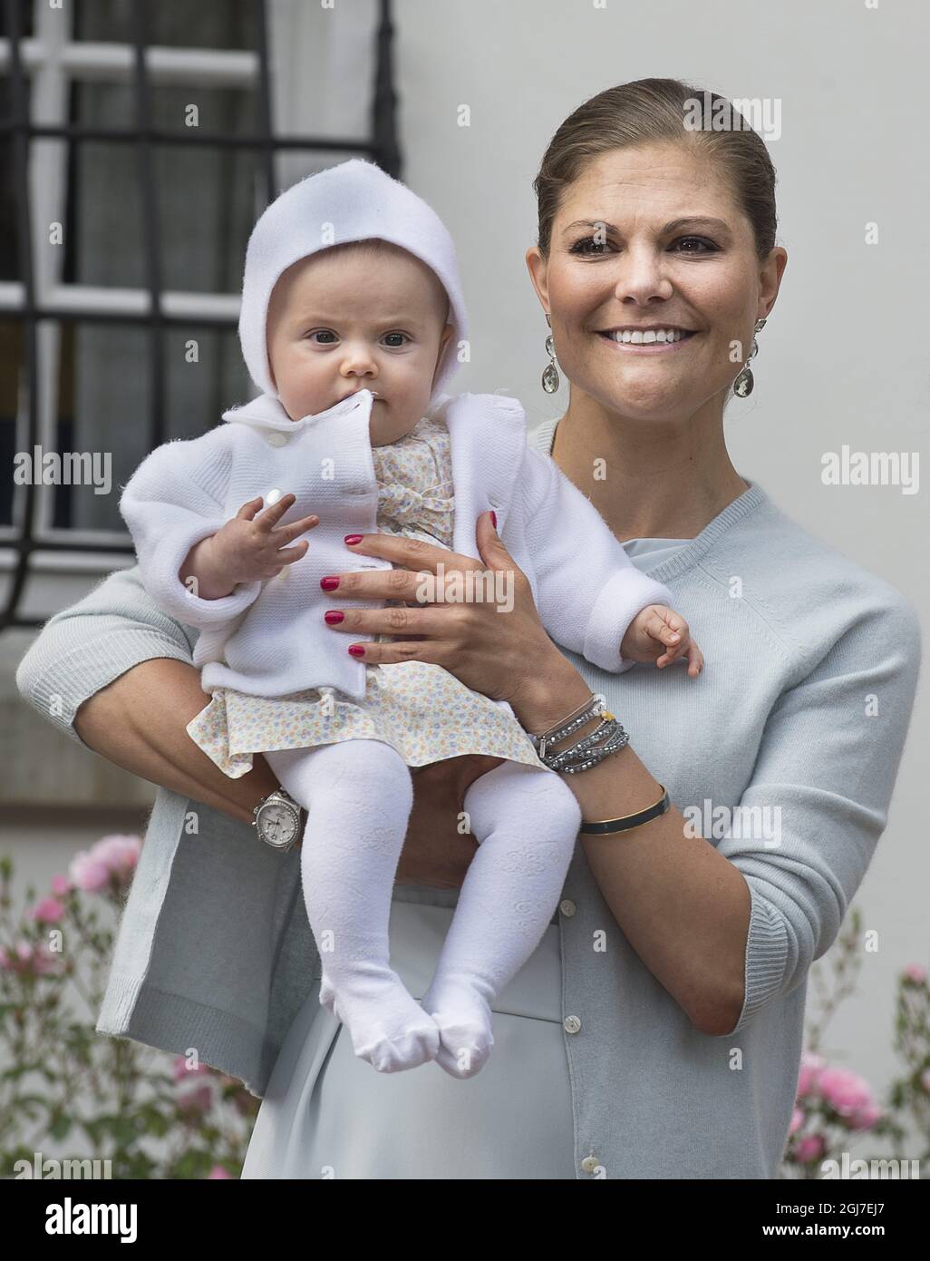 BORGHOLM 20120714 Swedish Crown Princess Victoria, Prince Daniel and their daughter Estelle, Queen Silvia and King Carl XVI Gustaf, at the courtyard of the royal family's summer residence Solliden, on the island of Oeland, Sweden, on July 14, 2012, during the celebrations of Crown Princess Victorias 35th birthday.  Photo Jonas Ekstromer / SCANPIX code 10030  Stock Photo