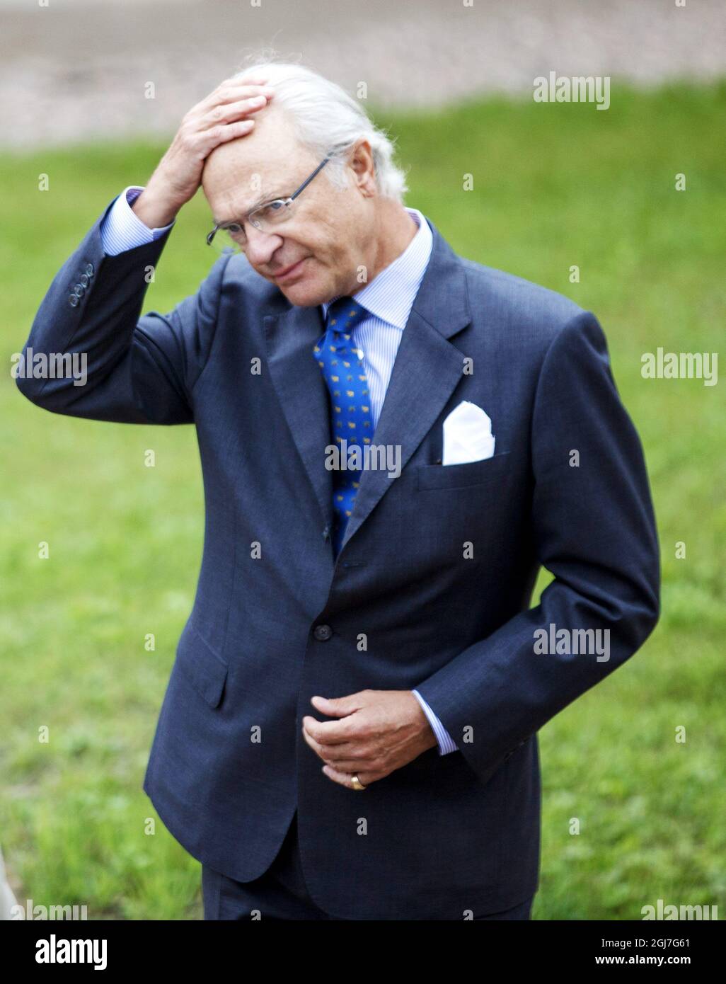 HALMSTAD 20120904. King Carl Gustaf during a visit to a farming estate near Halmstad, Sweden, September 4, 2012 .The Royals are on a one day visit to the county of Halland. Foto: Anders Andersson/SCANPIX Kod 11091 Stock Photo
