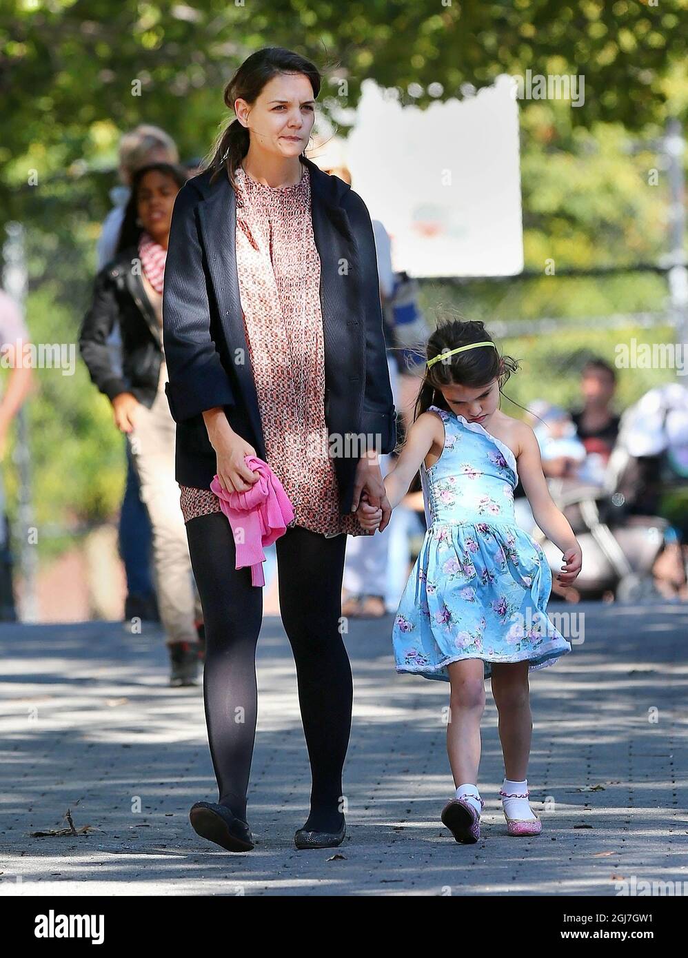 Katie Holmes and Suri Cruise at a Playground in Brooklyn. (NYC Stock Photo  - Alamy