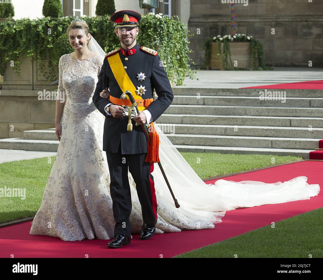 Prince guillaume wedding hi-res stock photography and images - Page 3 -  Alamy, image size:1300x1128