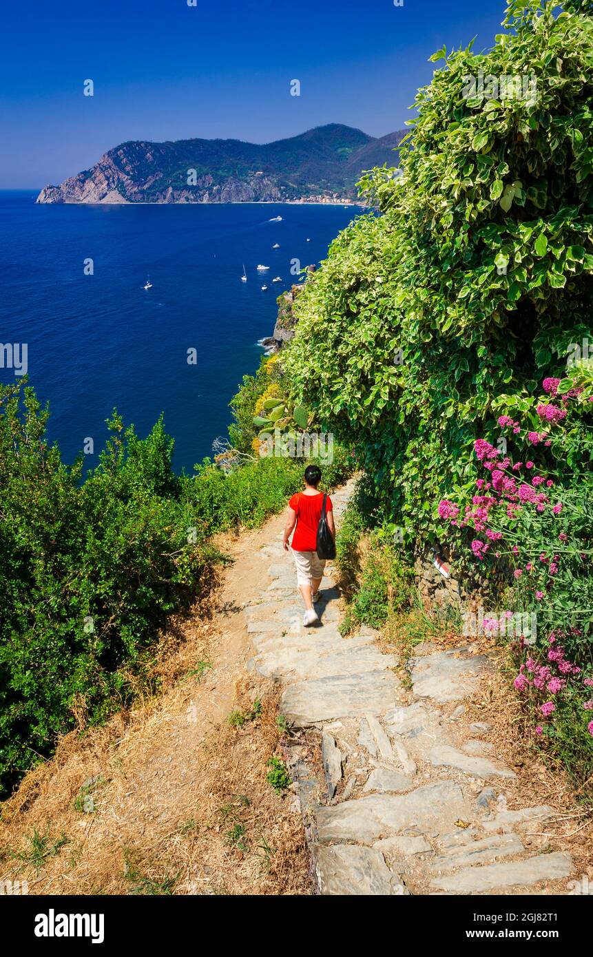 Sentiero azzurro hi-res stock photography and images - Alamy