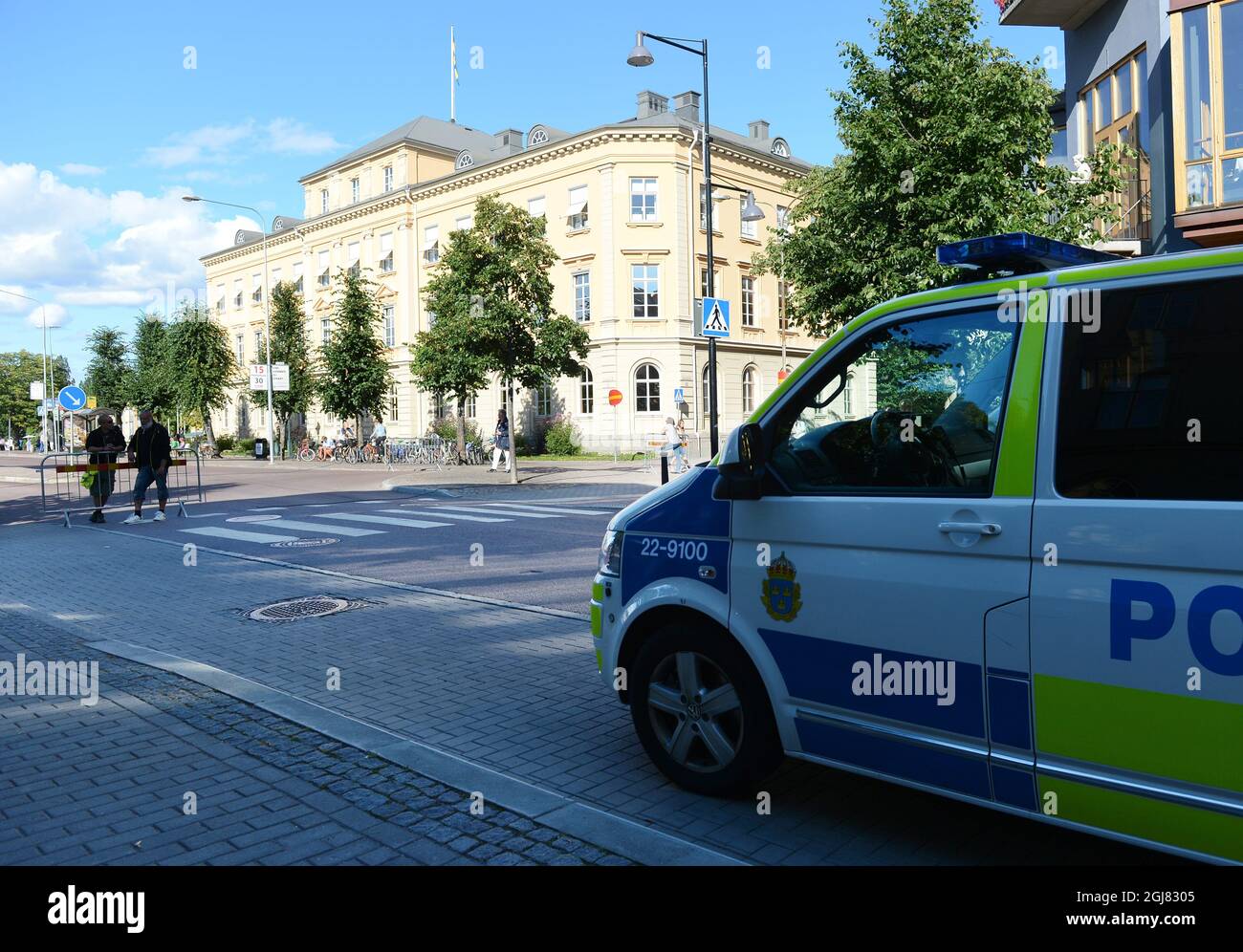 KARLSTAD 20130822 A police car outside the the County Residence in