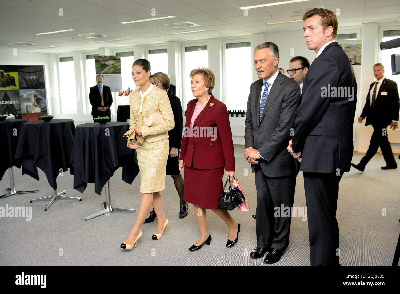 LUND 2013-10-03 Crown Princess Victoria, Maria Cavaco Silva, President Anibal Cavaco Silva and Prince Daniel are seen during a visit to Ideon Gateway in Lund, Sweden, October 3, 2013. The Crown Princess couple accompanied President Anibal Cavaco Silva and his wife Maria. The Ideon Gateway is a model for building a city part designed for research and innovation. The President of Portugal is on a State visit to Sweden. Foto: Ludvig Thunman / TT / Kod 10600  Stock Photo