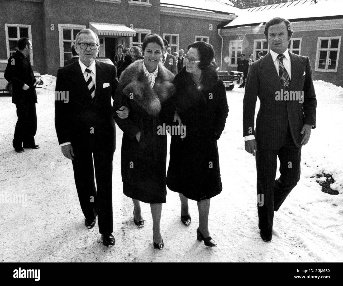 Â© SCANPIX, Stockholm, Sweden, 19760313, Foto: Gunnar Lundmark / SCANPIX Code 31002** File ***According to the Swedish daily newspaper Expressen the father of Queens Silvia of Sweden, Walther Sommerlath, was a member of the German naziparty during the war. Walther Sommerlath worked as a businessman in Heidelberg, Germany as well as in Brazil during the WWII. Photo; (l-r) Walther Sommerlath, Queen Silvia, Alce Sommerlath and King Carl Gustav Stock Photo