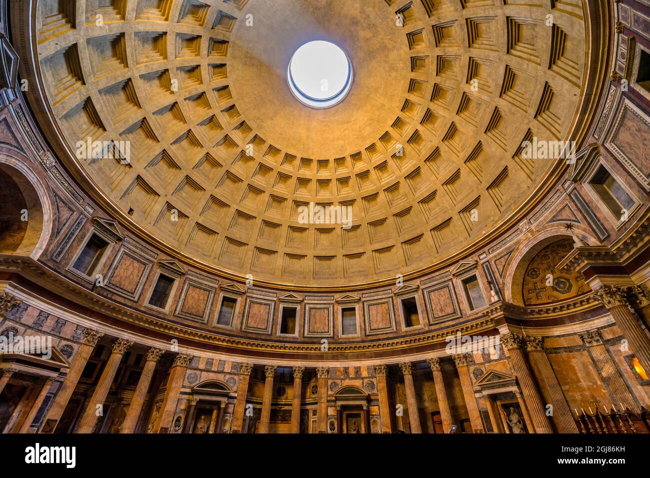 Wide Dome Pillars Altar Wide Pantheon, Rome, Italy. Rebuilt by Hadrian in 118 to 125 AD the Second Century Became oldest Roman church in 609 AD. Oculu Stock Photo