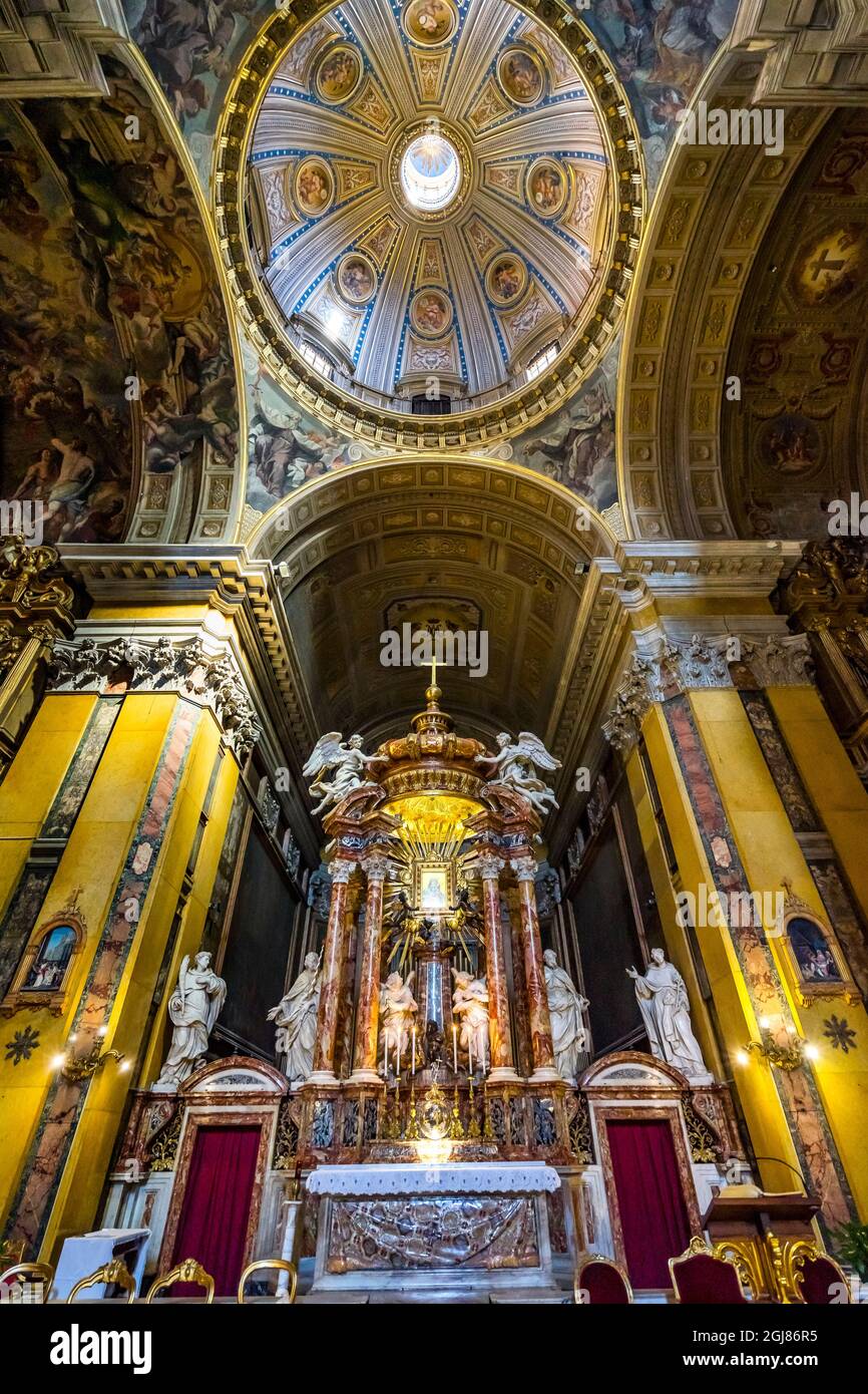 Altar Statues Dome frescoes, Basilica Santa Maria in Traspontina Church ...