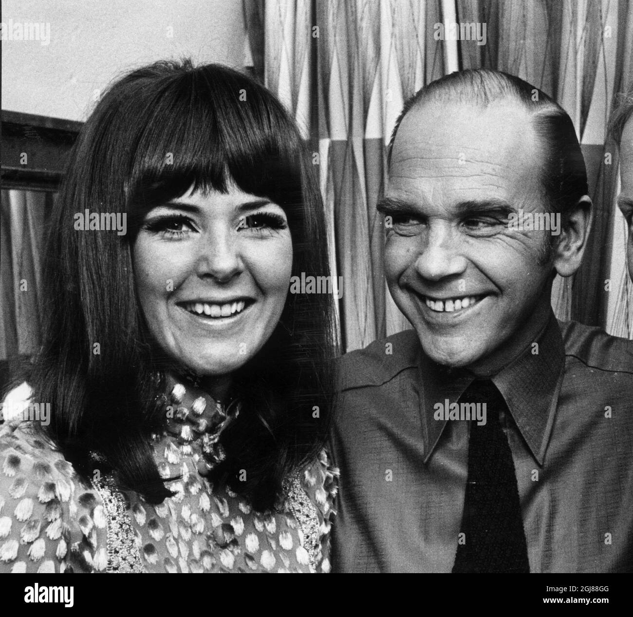 ARKIV 1969 - Vocalist Anni-Frid Lyngstad (Abba Frida) together with pianist Charlie Norman at Hamburger Bors Dinner Show in Stockholm on 22 April 1969, after touring the country with 'Charlie Norman Show'. Photo: Sven Asberg / SCANPIX / Kod: 4120  Stock Photo