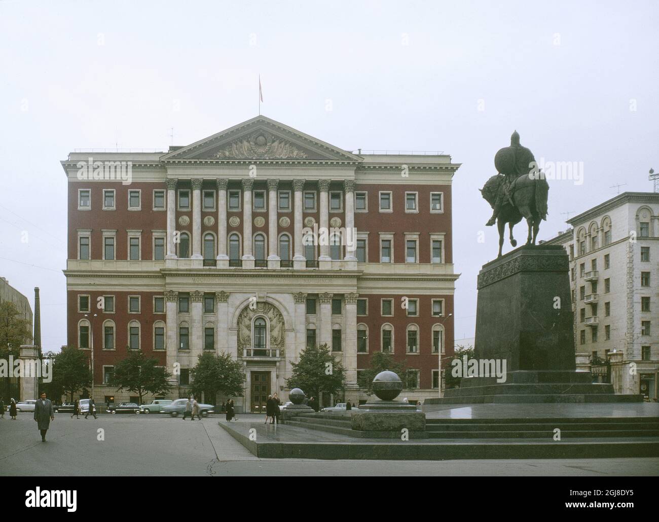 FILE MOSCOW 1974 The Moscow Soviet's building, the Governor's Palace at Tverskaya street in Moscow. The Yury Dolgoruky monument was erected in 1954 for the 800-year anniversary of Moscow. Foto: Jan Bergman / SCANPIX Kod: 11112  Stock Photo