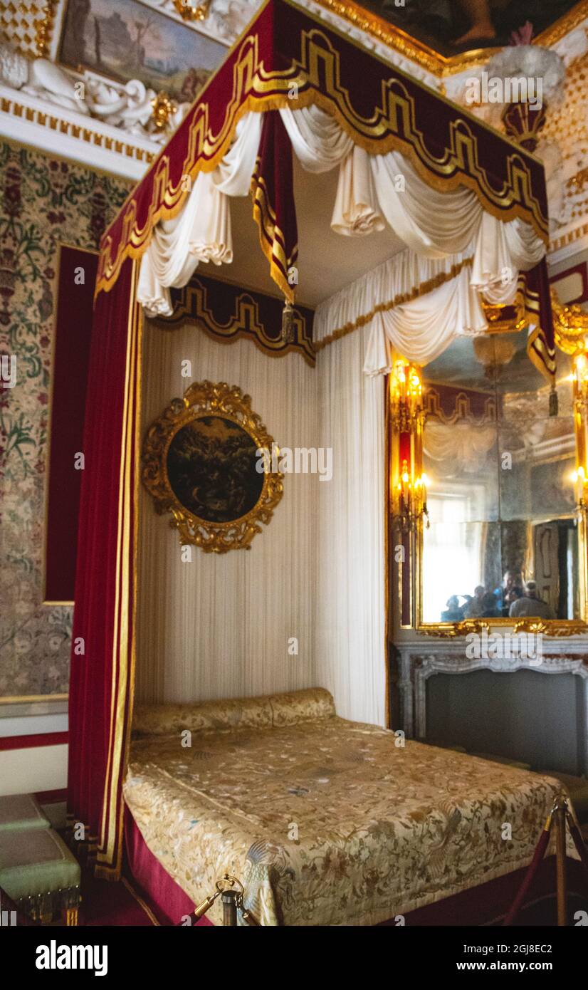 Wilanów palace bedroom hi-res stock photography and images - Alamy