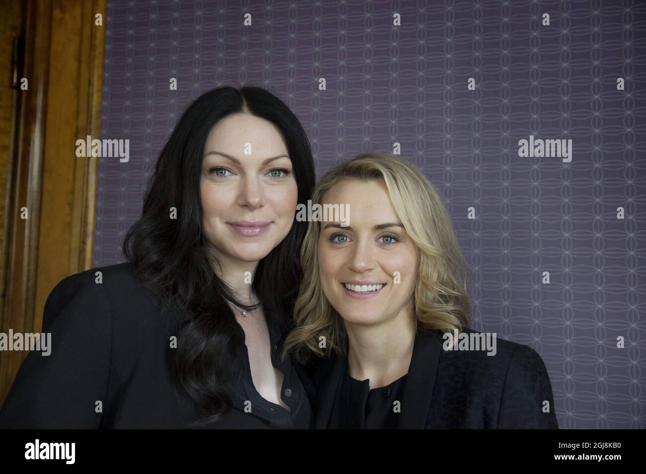 STOCKHOLM 20140602 US actresses Laura Prepon and Taylor Schilling stars from Netflix series 'Orange is the new black' . Foto: Jessica Gow / TT / Kod 10070  Stock Photo