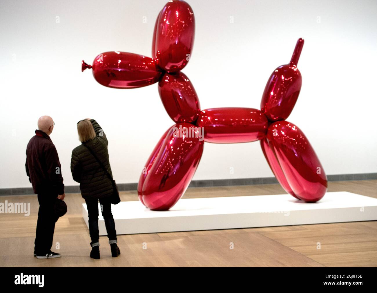 STOCKHOLM 20141011 The American artist Jeff Koons present some of his the  work at the joint exhibition Sculpture after sculpture at Moderna Museet in  Stockholm. Here his piece "Balloon dog" . Photo: