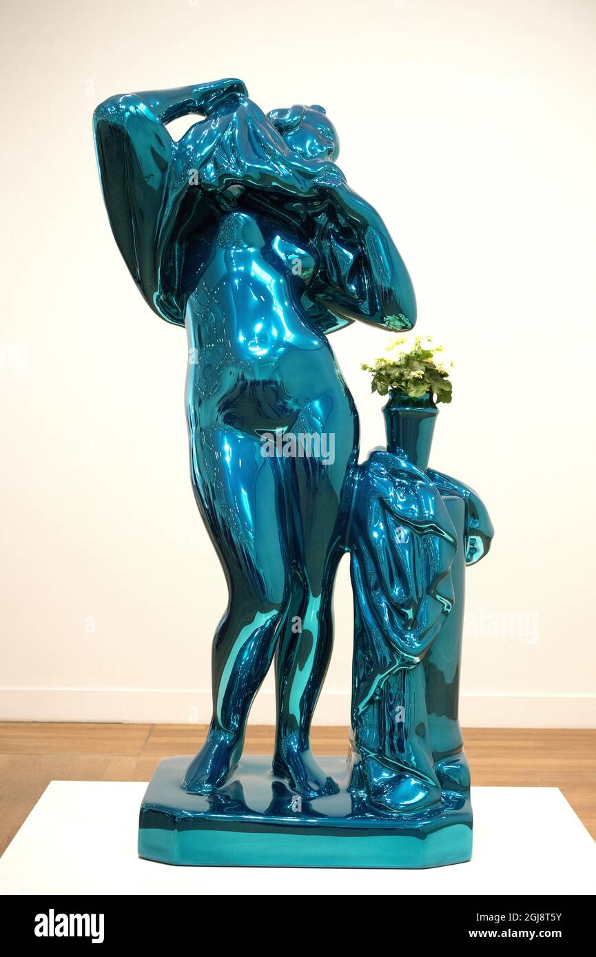 洋書 SCULPTURE TA633 Mine Abstract Figure Sculpture Prop Rental - ACME Brooklyn