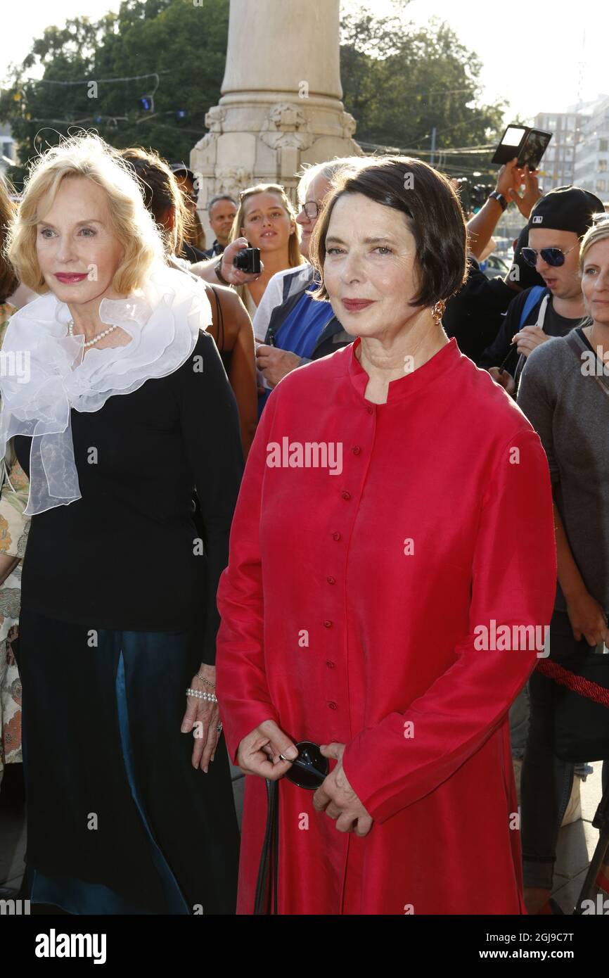 Pia Lindstrom and Isabella Rossellini , daughters of actress Ingrid Bergman, arrive at Dramaten Theatre in Stockholm, Sweden, on Aug. 24, 2015, for the Swedish premiere of the documentary 'Ingrid Bergman: In Her Own Words' on the occasion of the 100 anniversary gala of the birth of the late Swedish actress Ingrid Bergman. Photo: Christine Olsson / TT / code 10430  Stock Photo