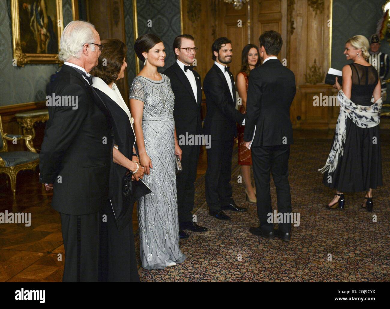 Pregnant queen victoria hires stock photography and images Alamy