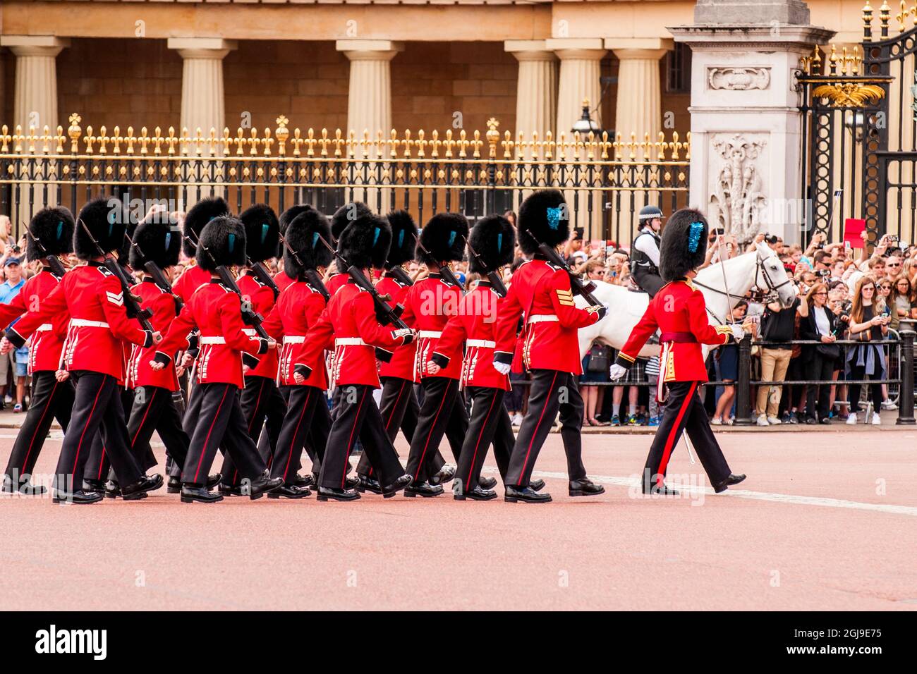 Changing of the guard ceremonies at Buckingham Palace, London, England ...